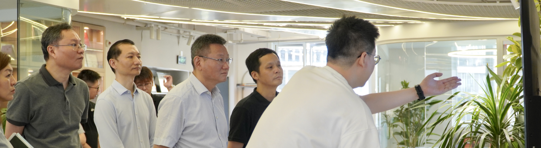 热烈欢迎上海市虹口区区长吕鸣一行莅临RAC上海中心考察调研
