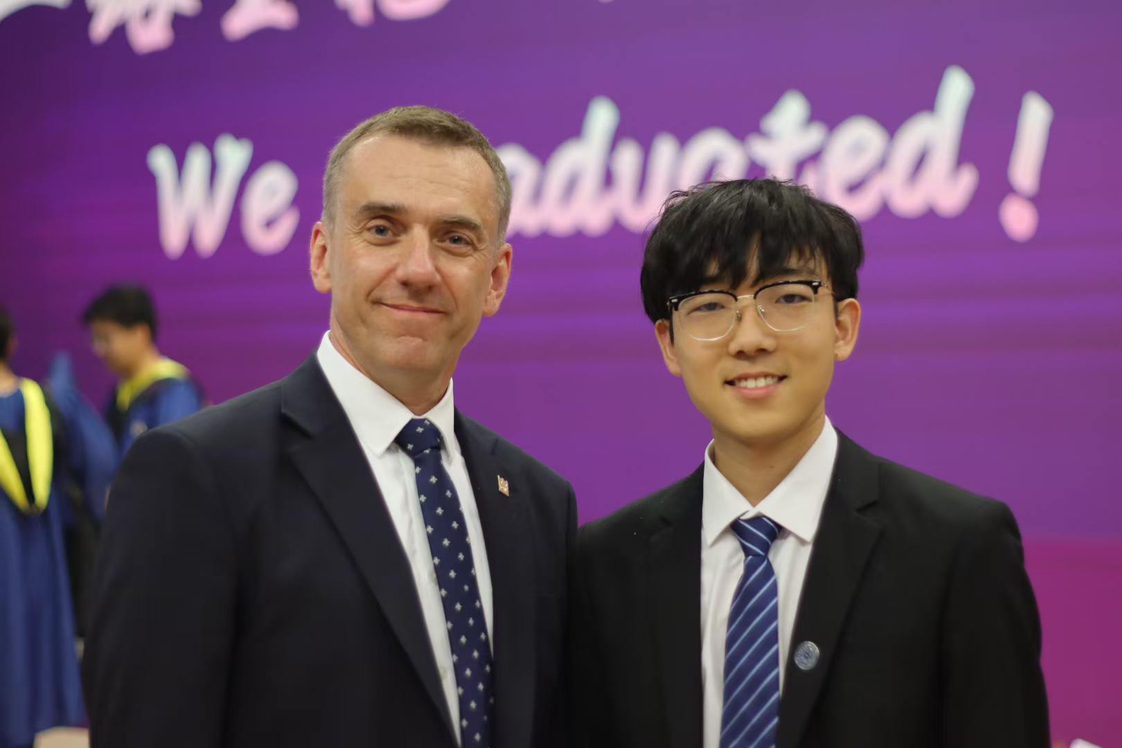 从高考失利的焦虑，到拿下NUS、UCL、港大：RAC老师带他一步步翻盘